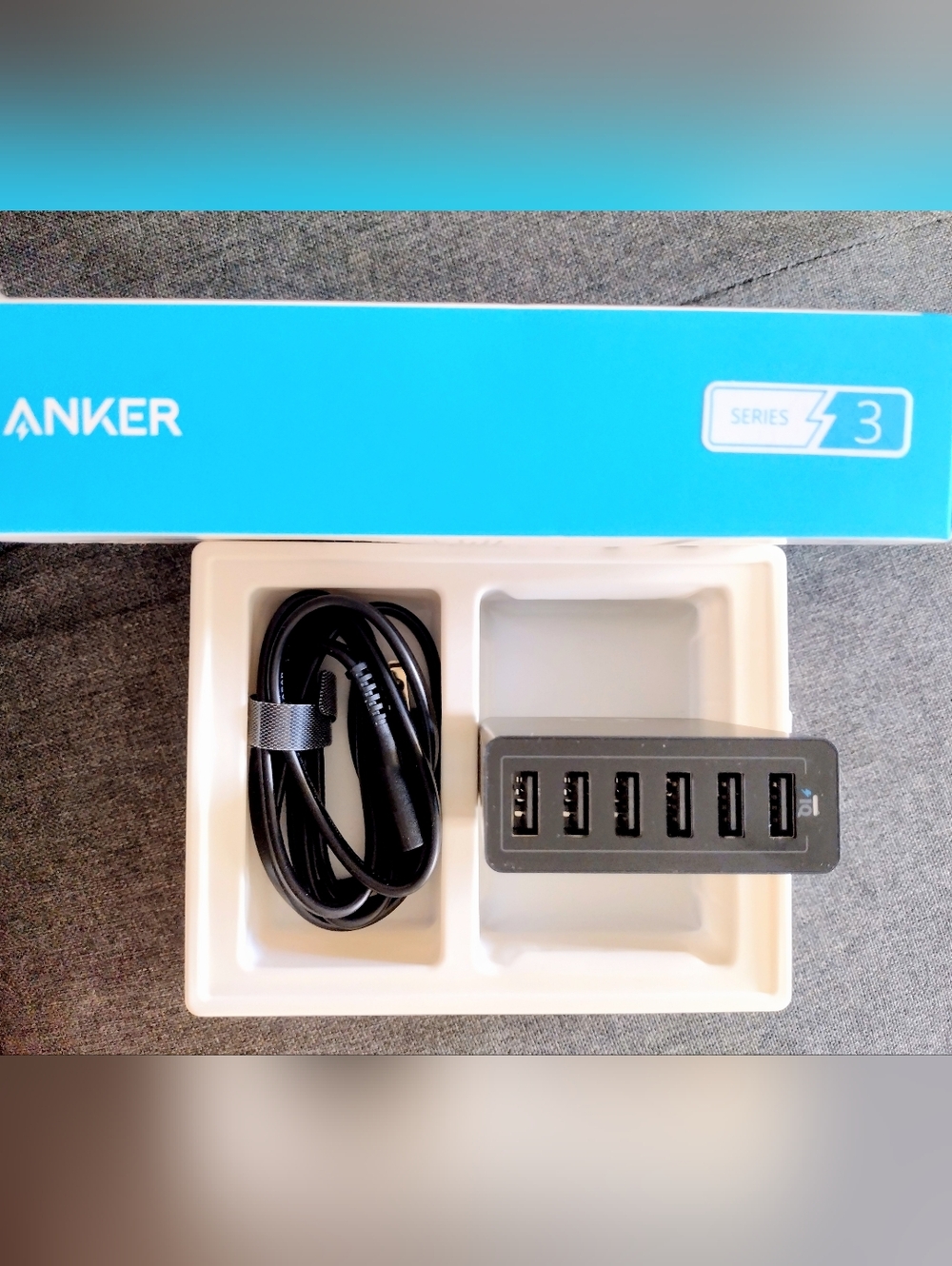 Anker Portable PowerPoint Charger - Picture 5 of 8